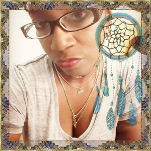 Meet your Posher, Valarie